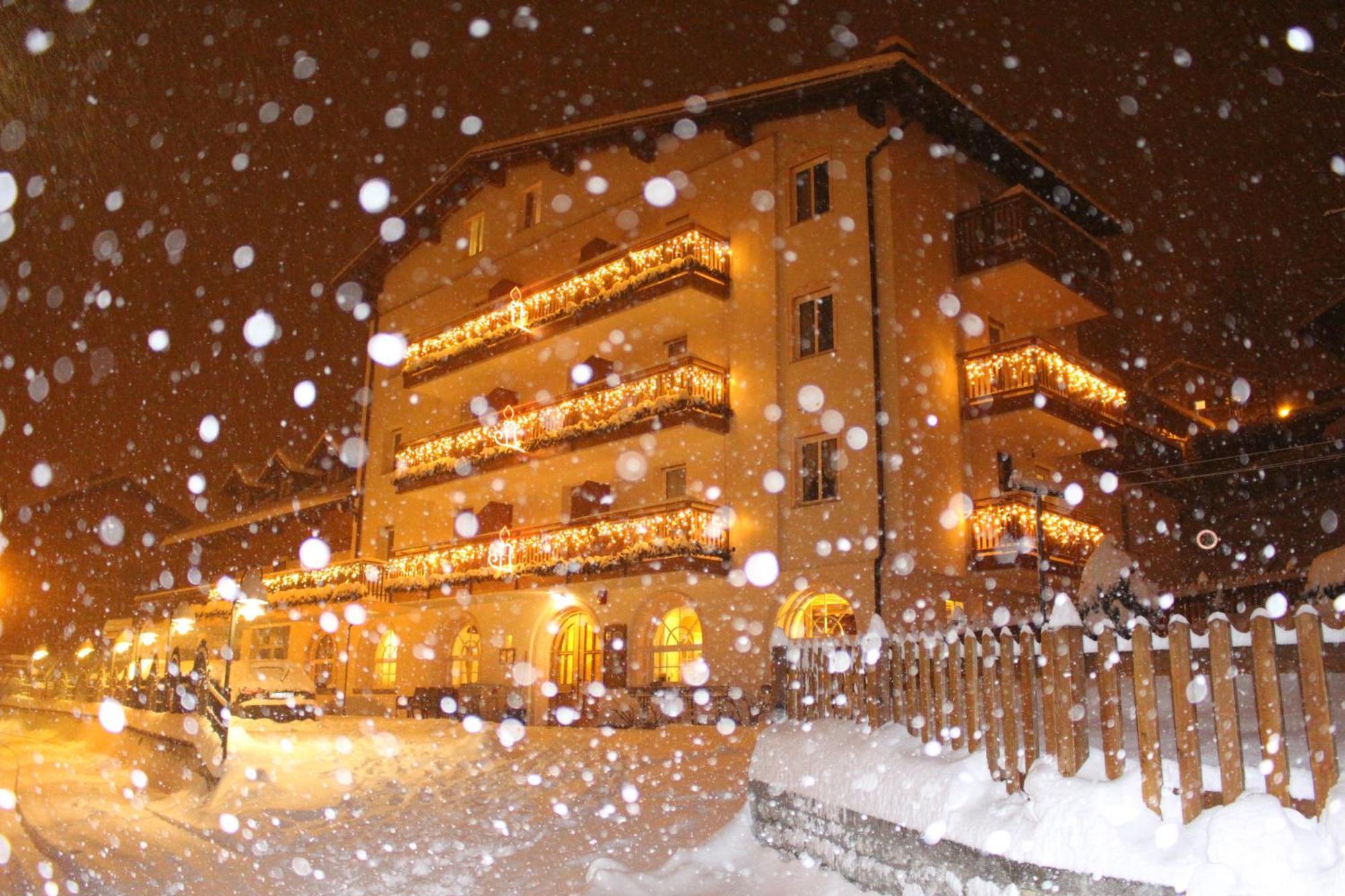 Hotel Rosalpina Фолгария Екстериор снимка